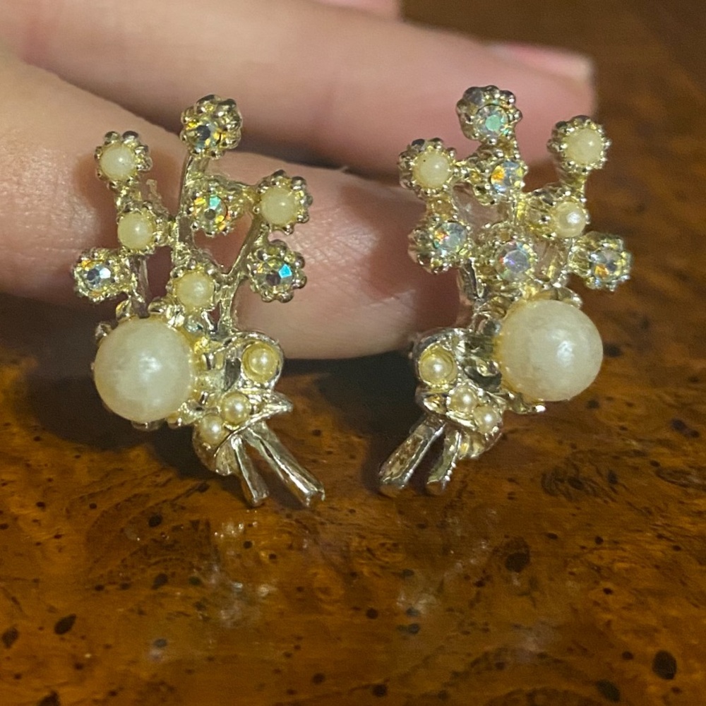 Elegant Vintage Pearl and Crystal Clip On Earrings